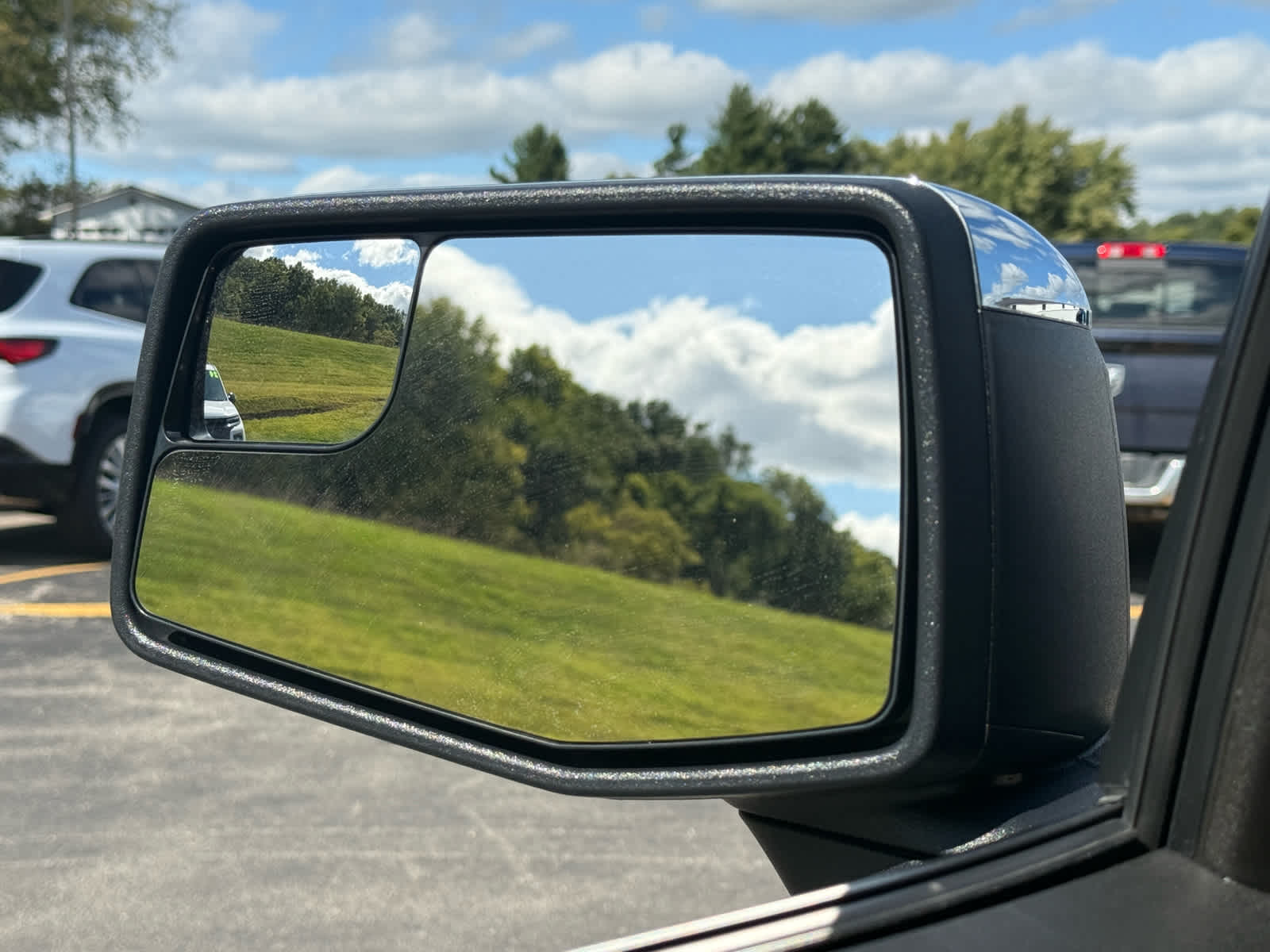 2024 Chevrolet Silverado 1500 LT photo 24