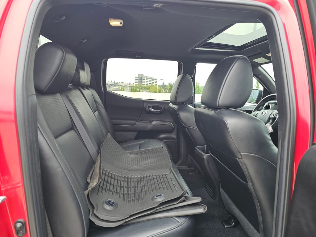 2022 Toyota Tacoma TRD Sport photo 13