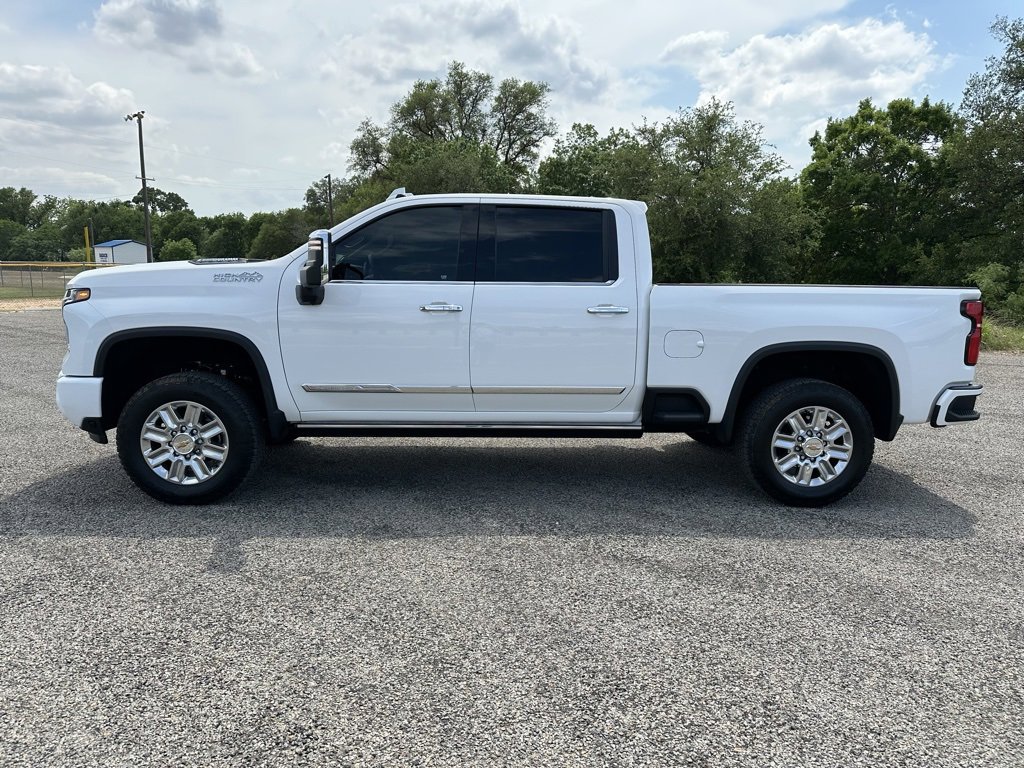 2025 Chevrolet Silverado 2500HD High Country photo 2