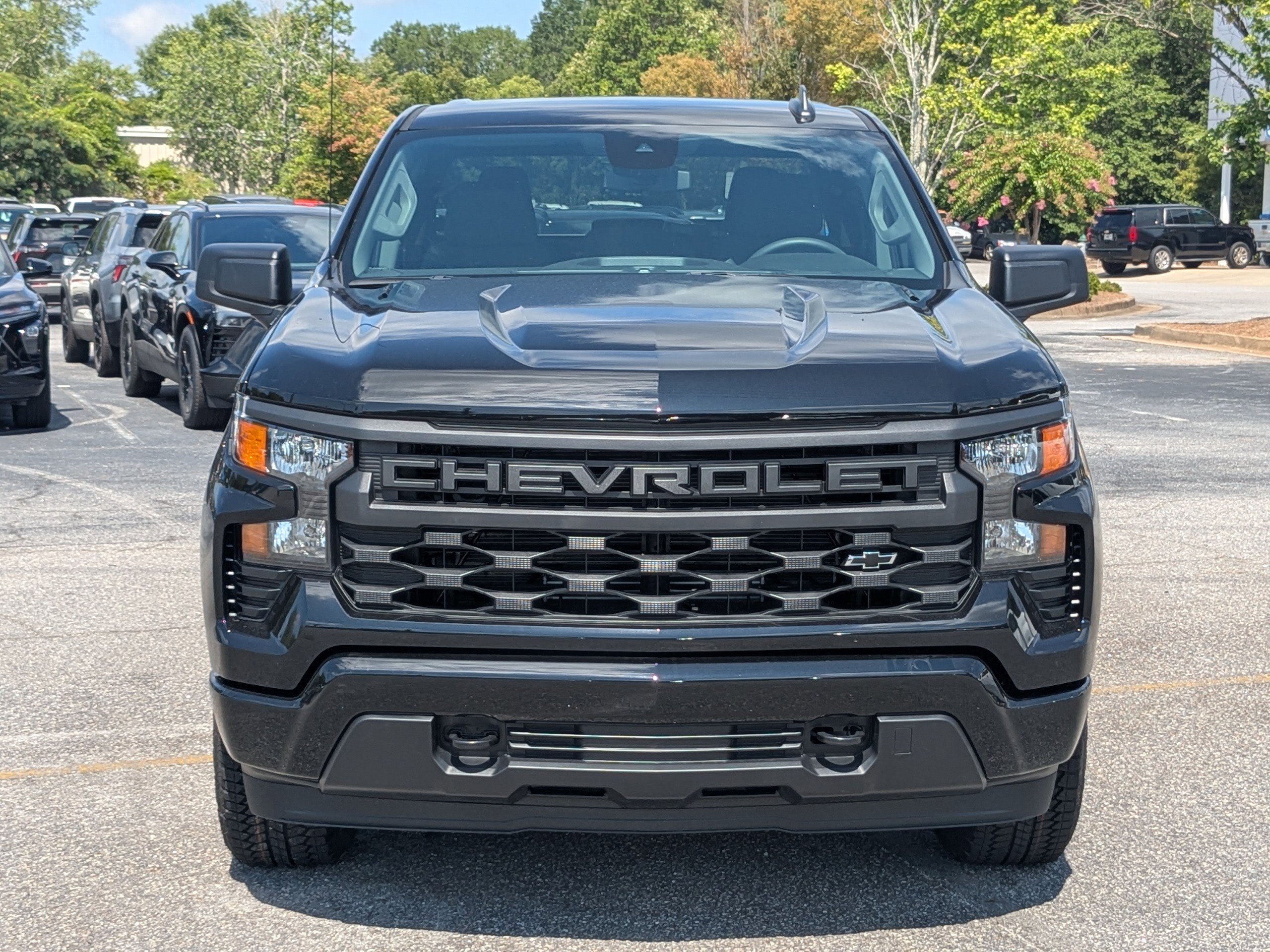 2025 Chevrolet Silverado 1500 Custom photo 9