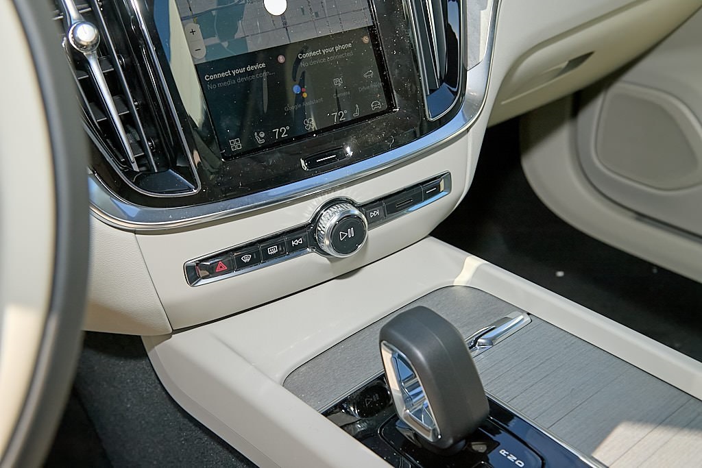 2026 VOLVO V60CC - Image 14