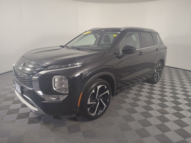2023 Mitsubishi Outlander SEL photo 3