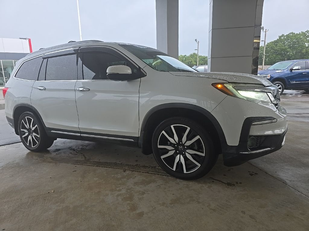 2020 Honda Pilot Touring photo 3