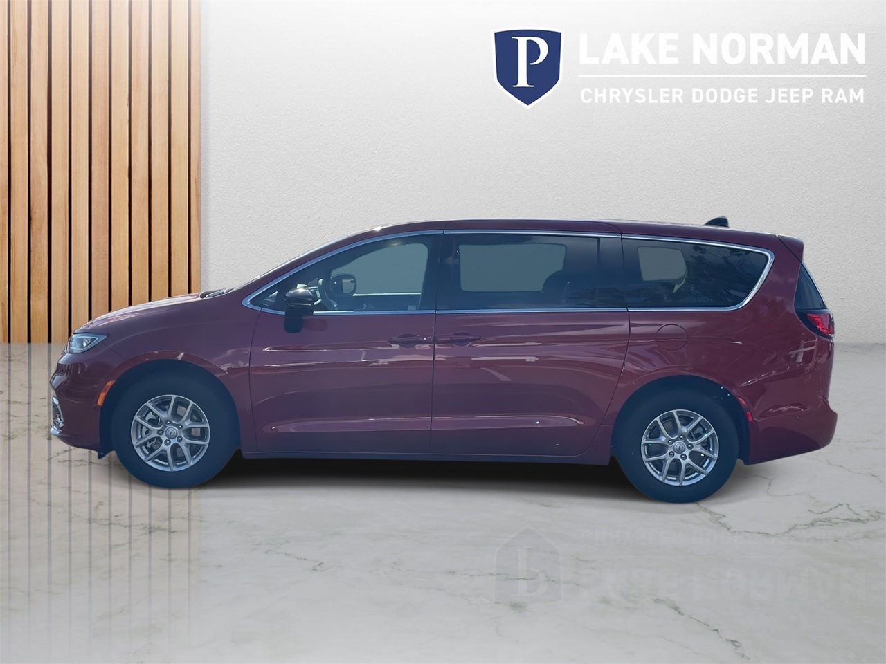 2025 Chrysler Pacifica photo 3