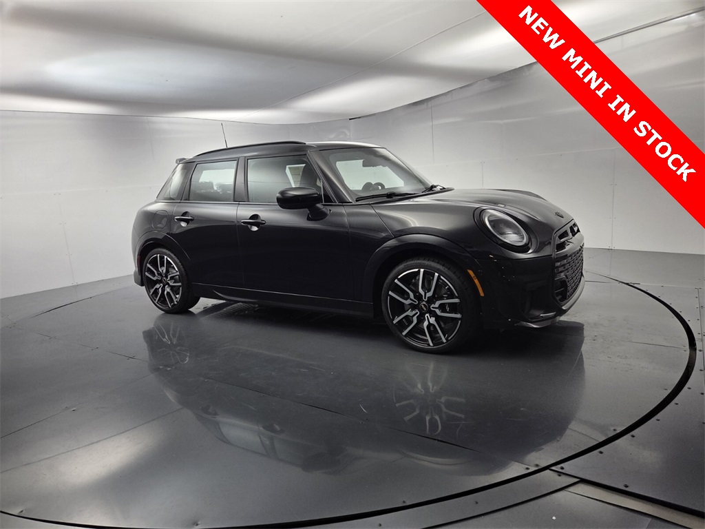 2026 MINI Hardtop 4 Door S's photo