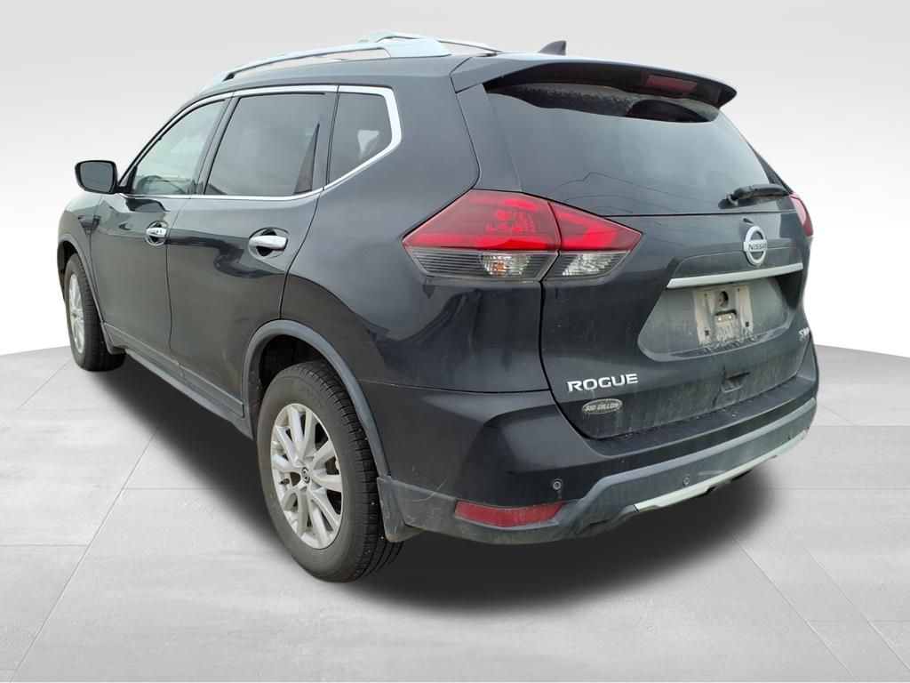 2020 Nissan Rogue SV photo 3