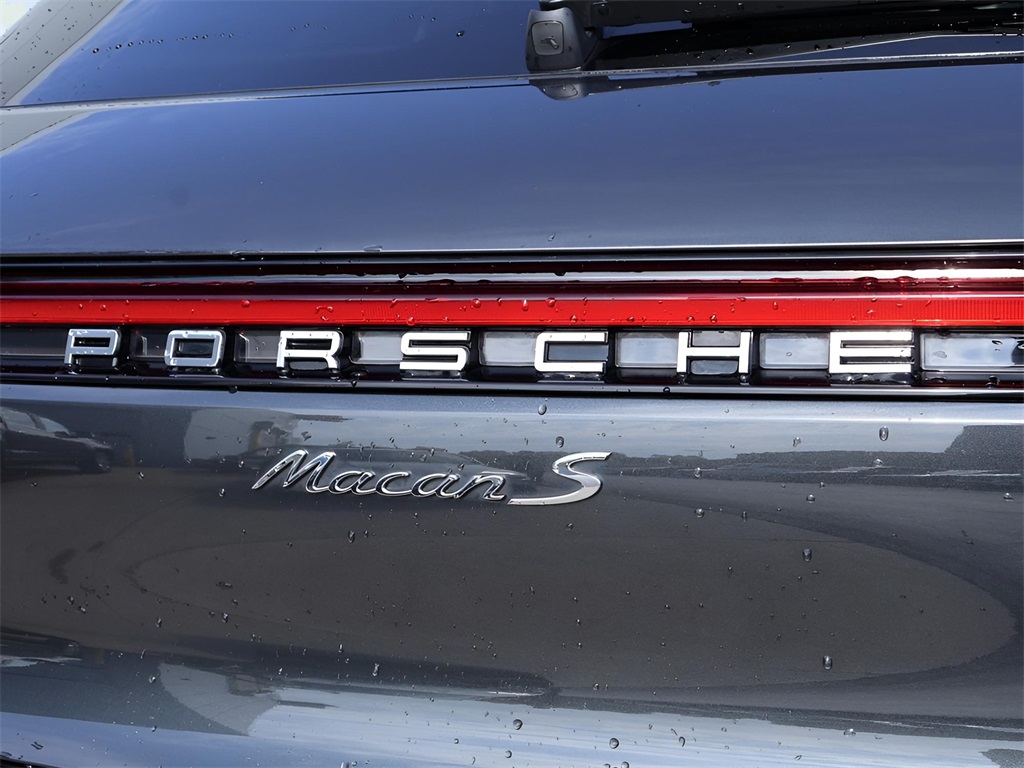 2022 Porsche Macan S photo 8
