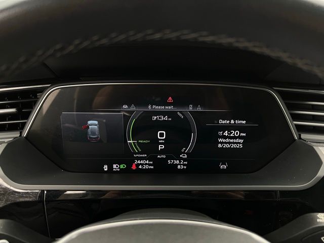 2023 Audi e-tron Premium photo 30