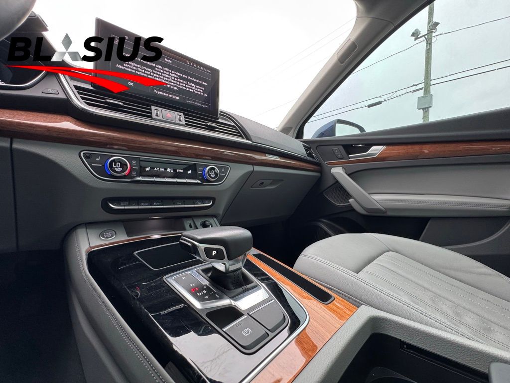 2022 Audi Q5 45 S line Premium photo 10