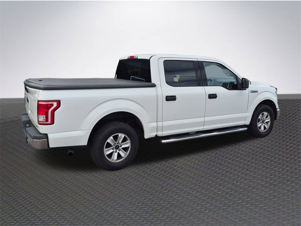 2015 Ford F-150 XLT photo 4