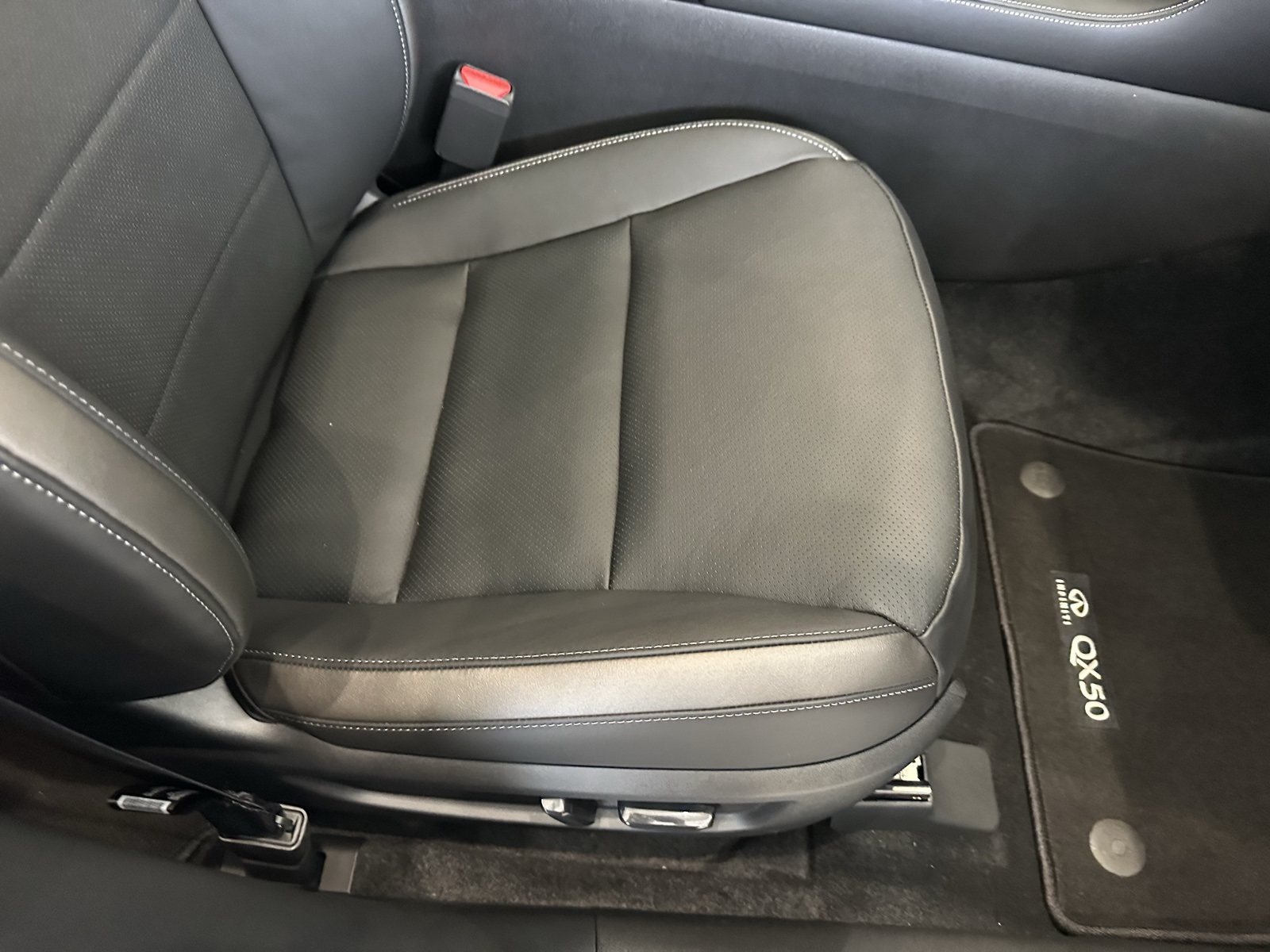 2025 Infiniti QX50 Luxe AWD photo 40