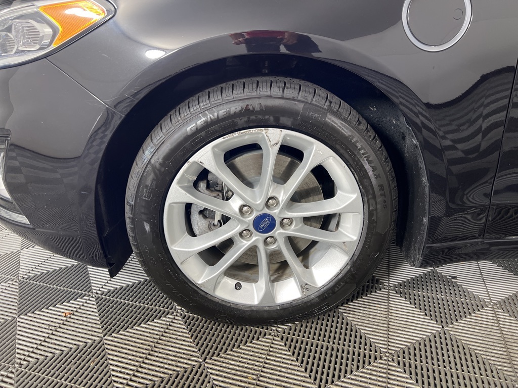 2019 Ford Fusion Energi Titanium photo 9