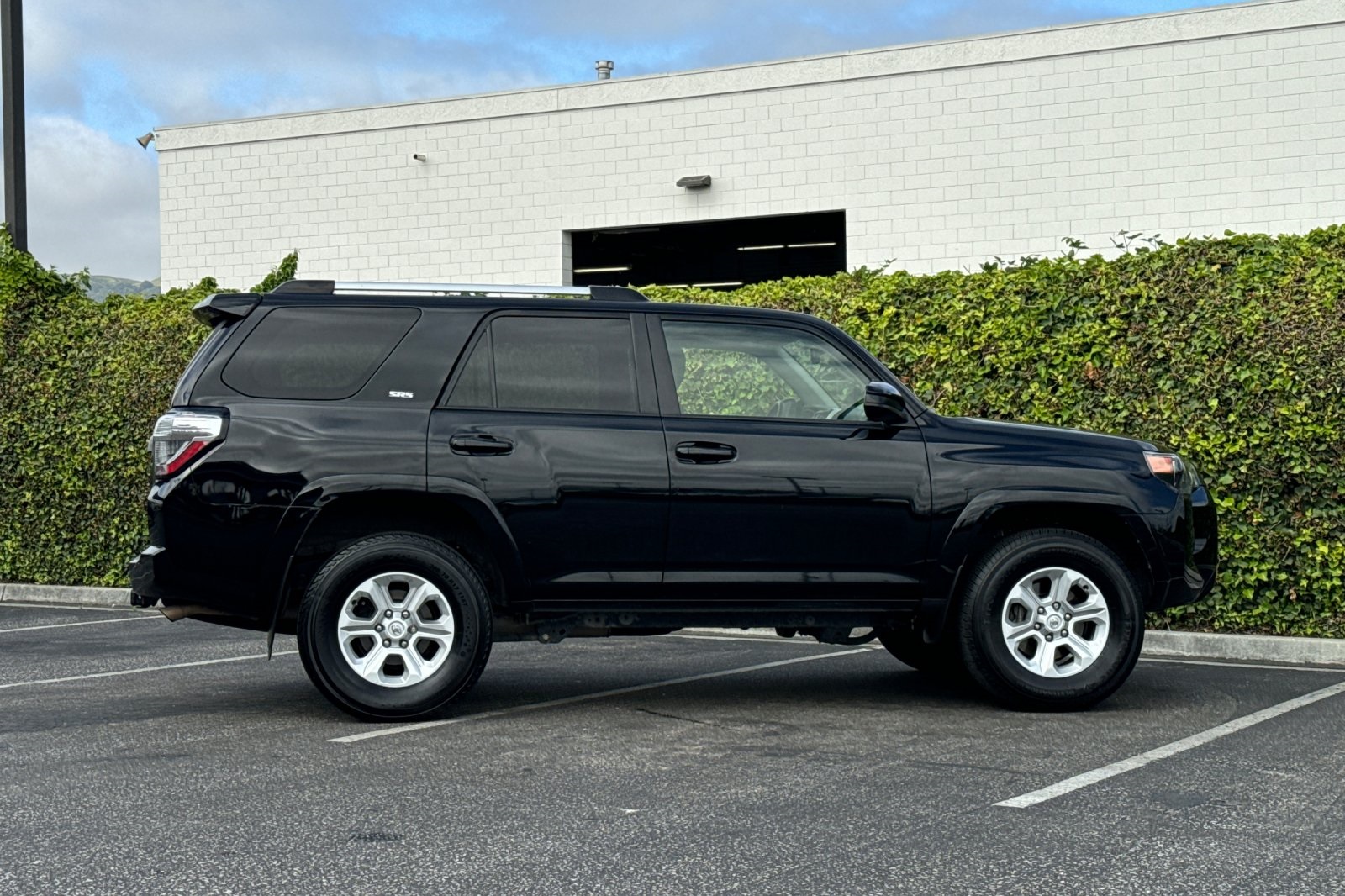 2022 Toyota 4Runner SR5 photo 3