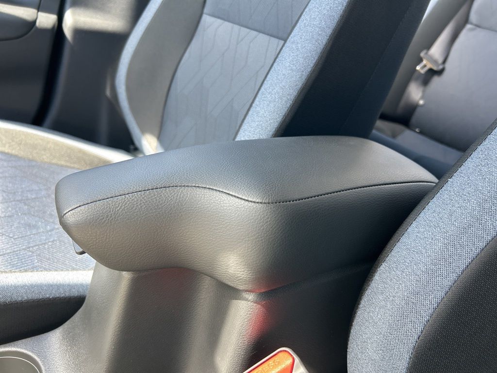 2025 Nissan Versa SV photo 26