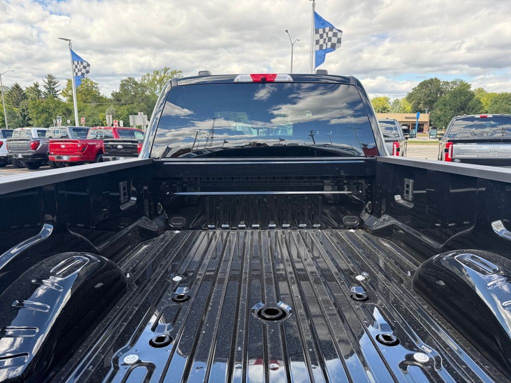 2026 Ford F-350 Lariat photo 9
