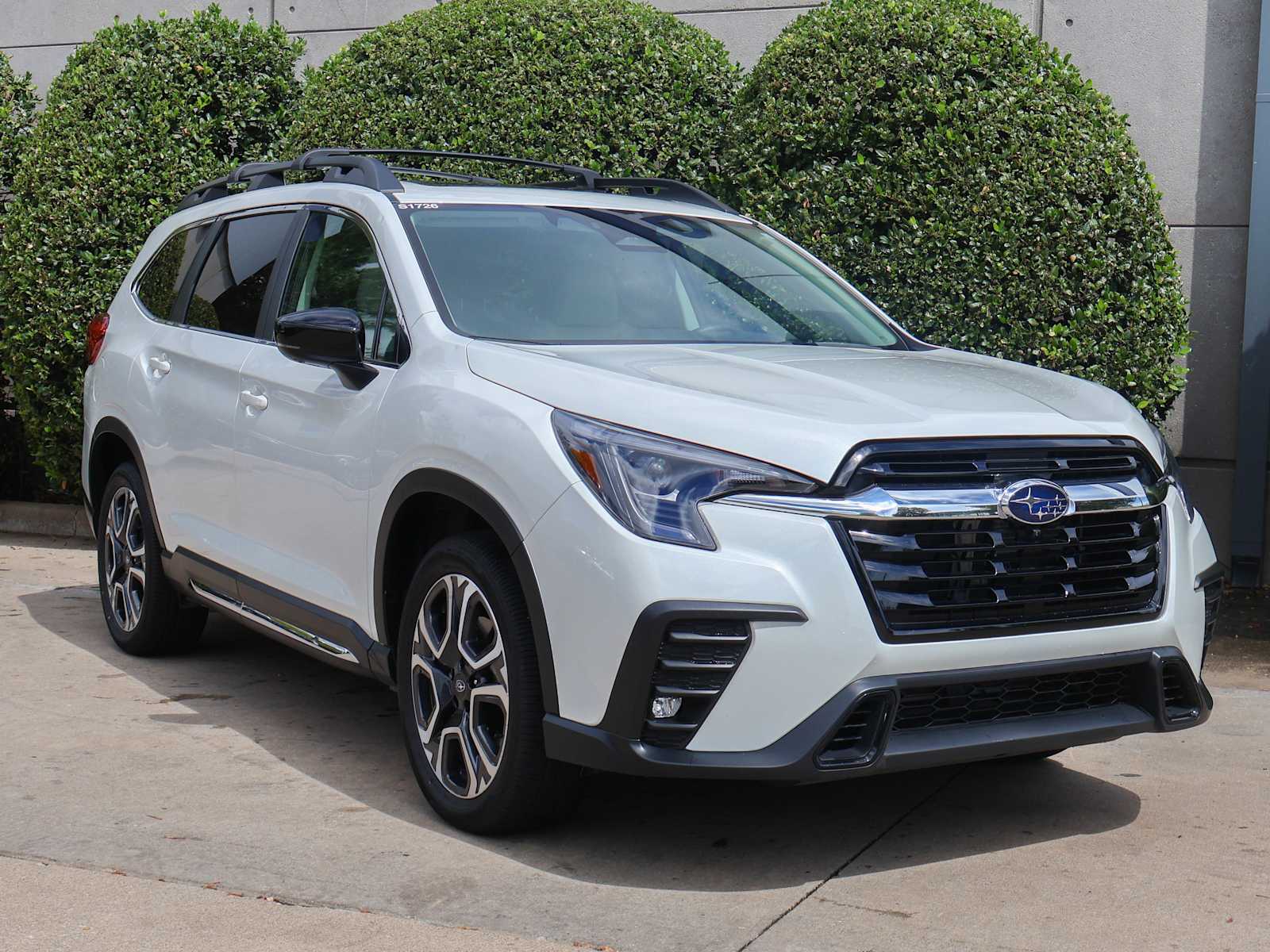 2025 Subaru Ascent Limited photo 3