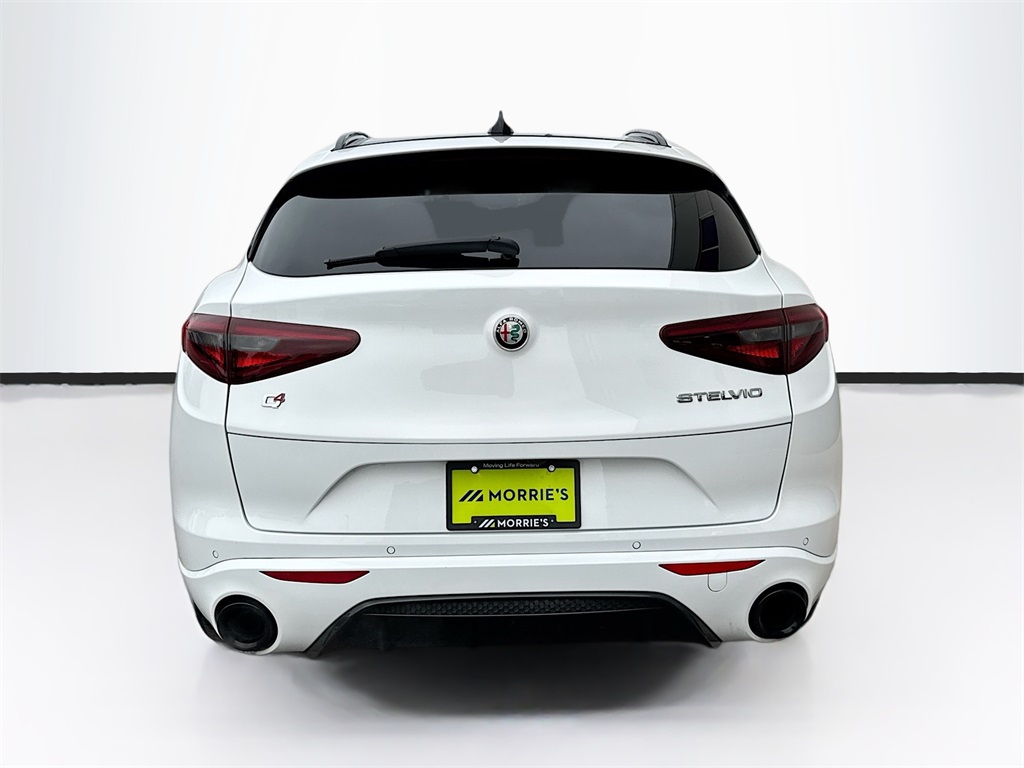 2022 Alfa Romeo Stelvio Ti Sport photo 6