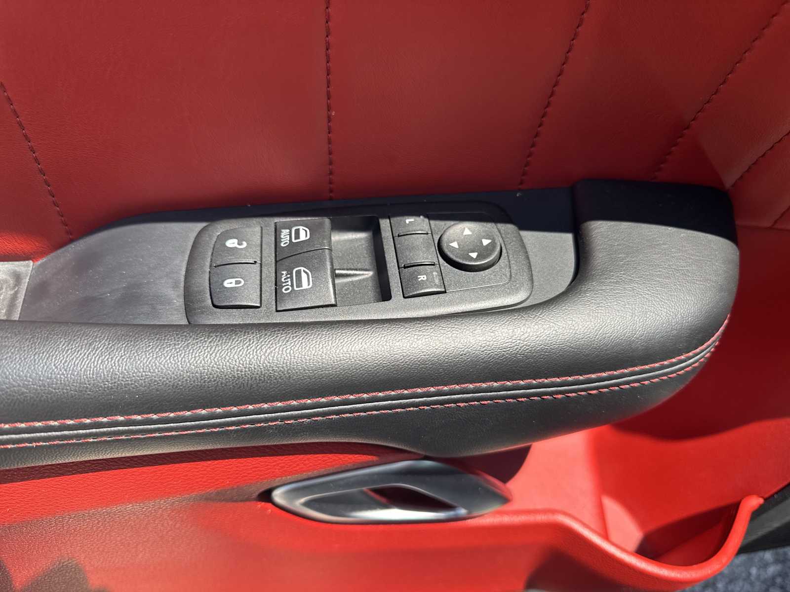 2015 Dodge Challenger R/T Plus Shaker photo 15