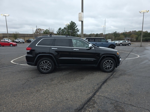 2020 Jeep Grand Cherokee Limited photo 2