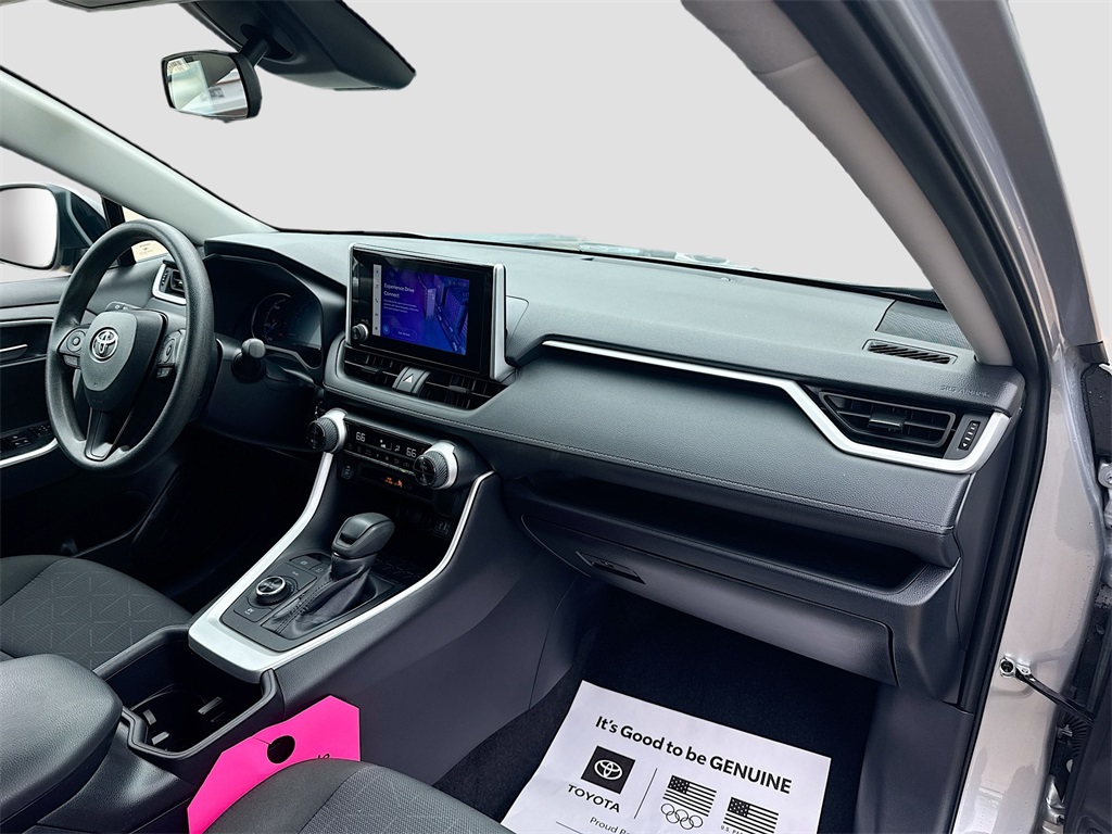 2025 Toyota RAV4 Hybrid XLE photo 27