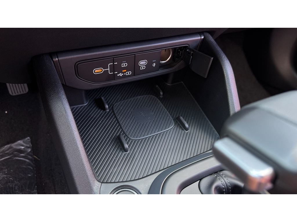 2025 Kia K4 GT-Line photo 20