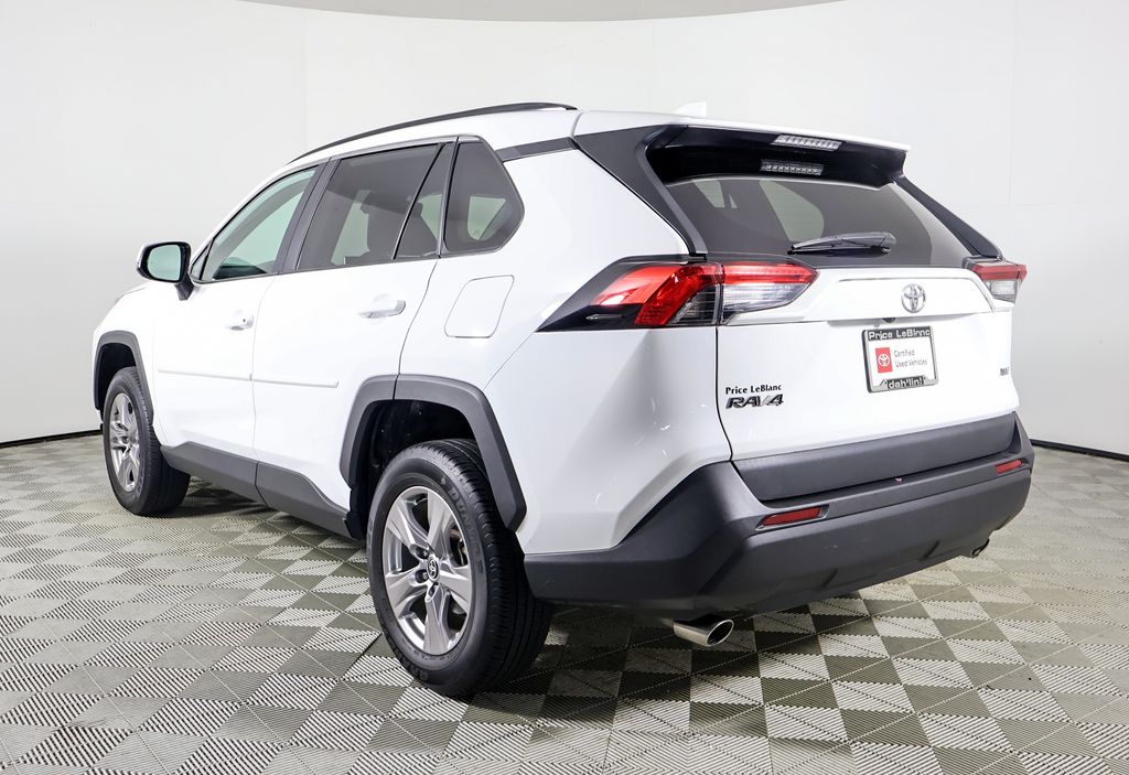 2023 Toyota RAV4 XLE photo 4