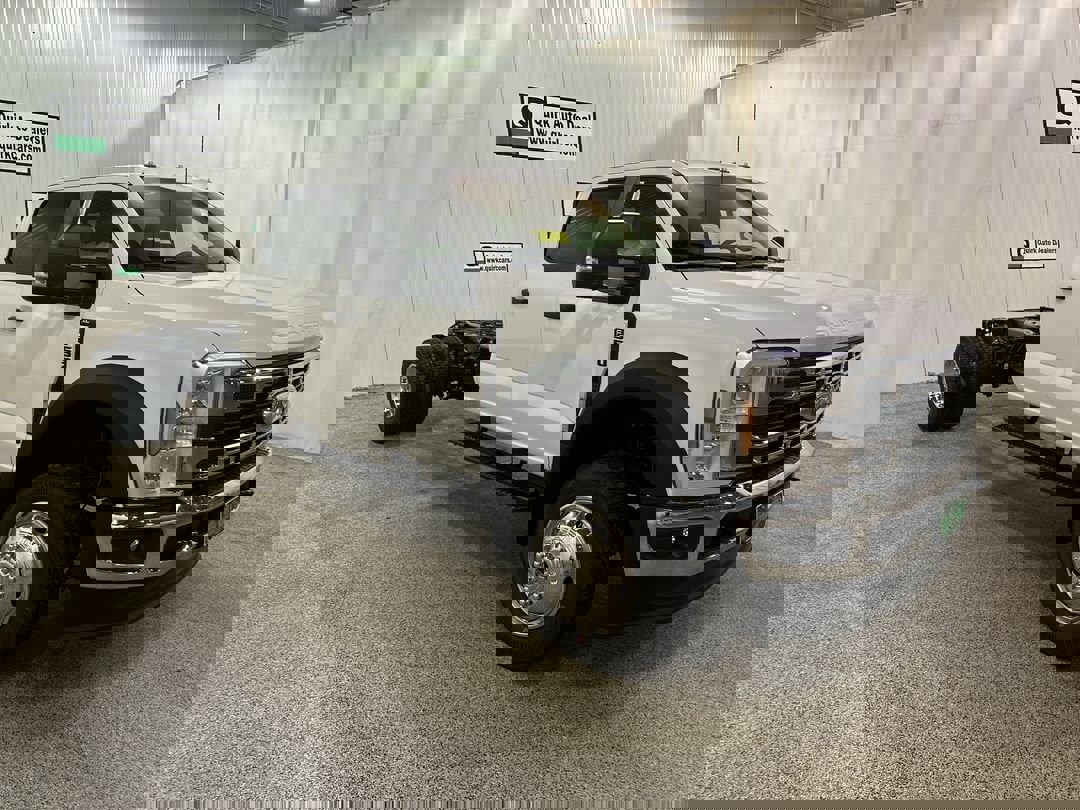 2026 Ford F-550 Super Duty Chassis Cab XL's photo