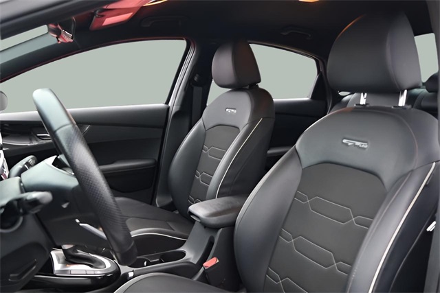 2022 Kia Forte GT-Line photo 3