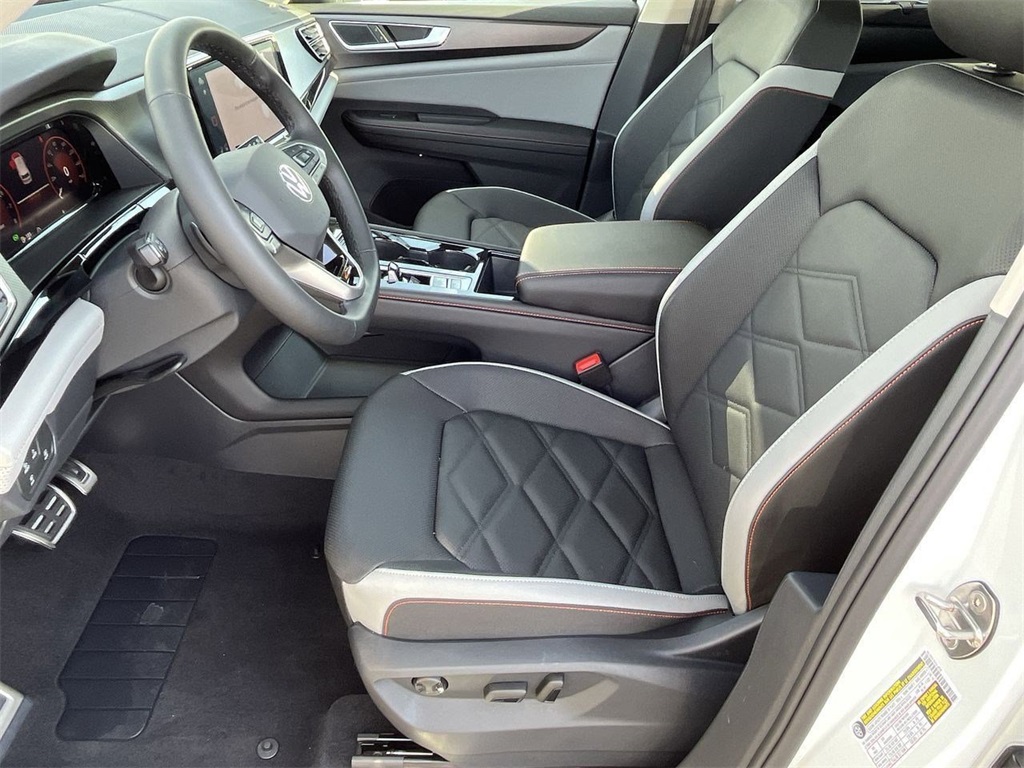 2025 Volkswagen Atlas Peak Edition photo 19
