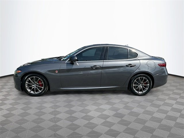 2020 Alfa Romeo Giulia Base photo 4