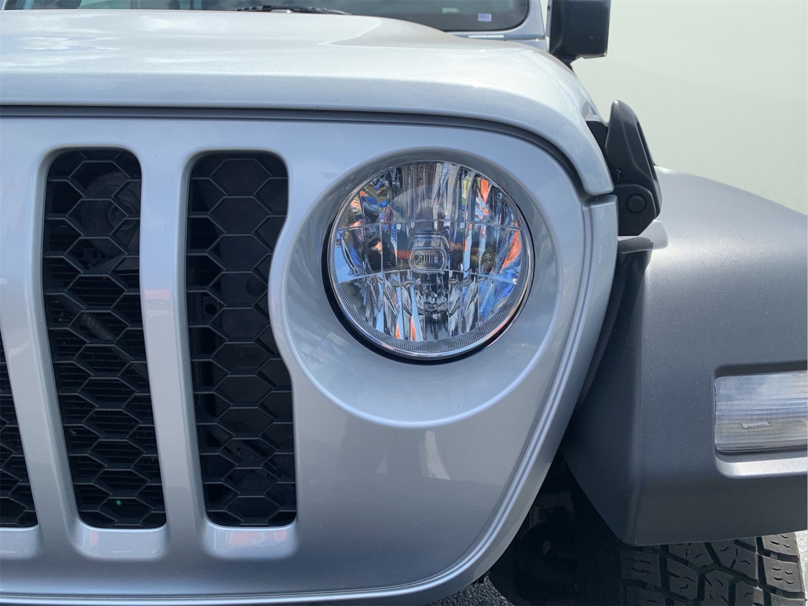 2023 Jeep Gladiator Sport S photo 10