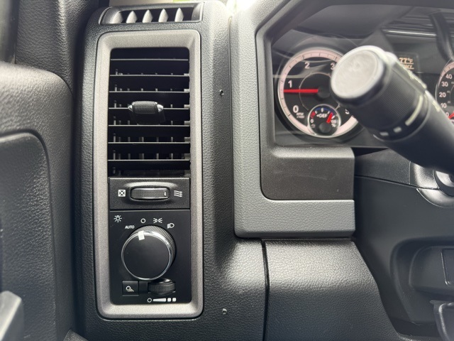 2018 Ram 3500 Tradesman photo 22