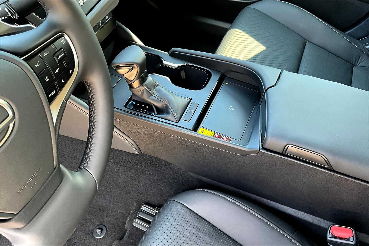 2025 Lexus ES 350 photo 15