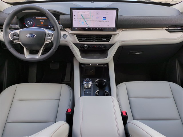2025 Ford Explorer photo 13