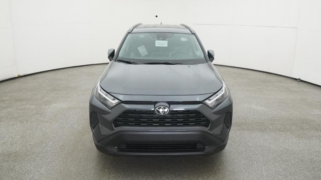 2025 Toyota RAV4 Hybrid XLE photo 2