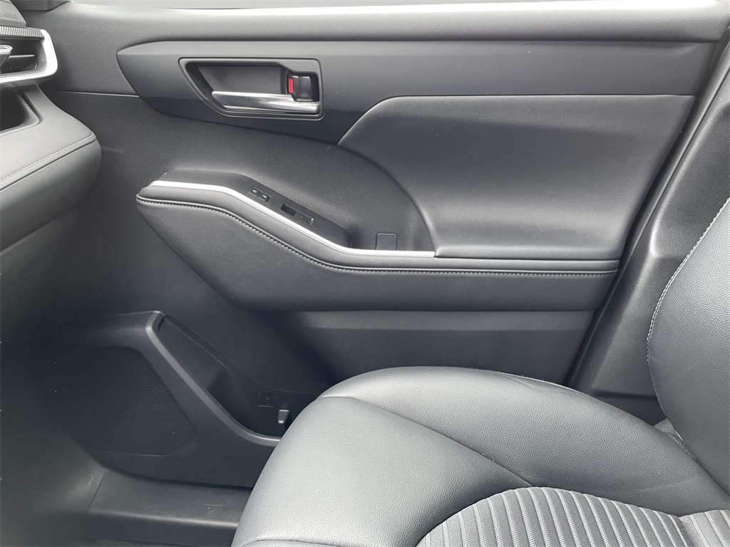 2024 Toyota Highlander XSE photo 15