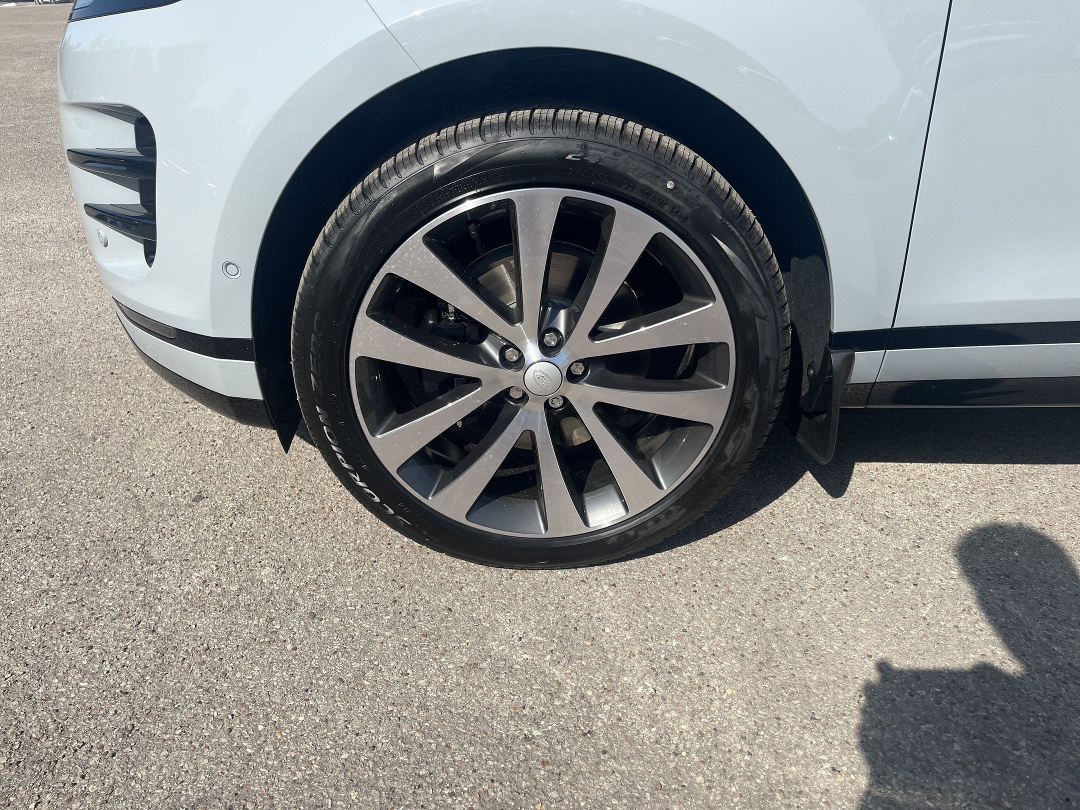 2026 Land Rover Range Rover Evoque Dynamic SE photo 10