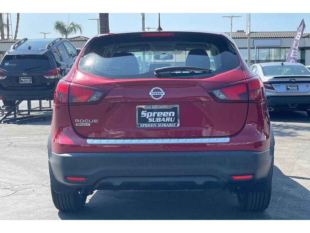2017 Nissan Rogue Sport S photo 3