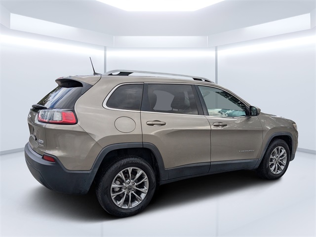 2019 Jeep Cherokee Latitude photo 2