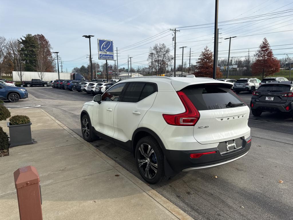 2022 Volvo XC40 T5 Inscription photo 4