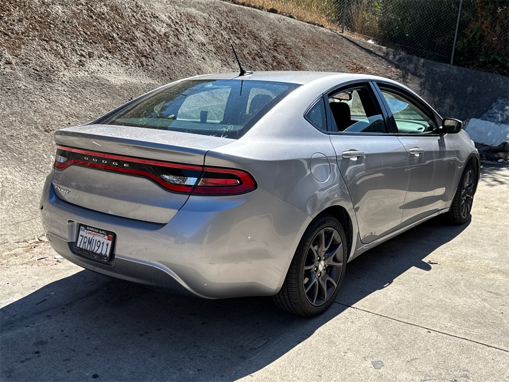 2016 Dodge Dart SE photo 4