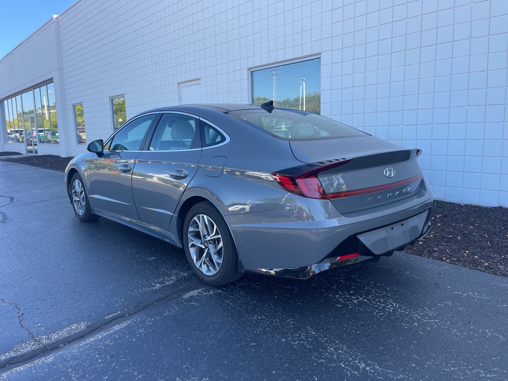 2022 Hyundai Sonata SEL Convenience N Line photo 2