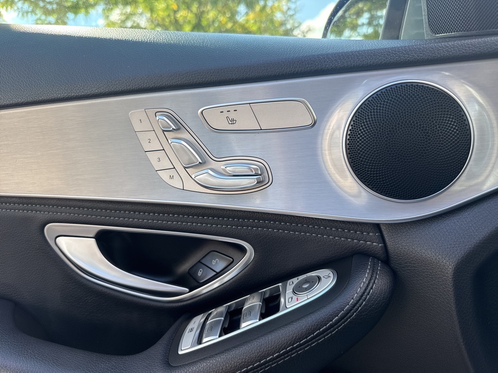 2015 Mercedes Benz C 300 4MATIC photo 18