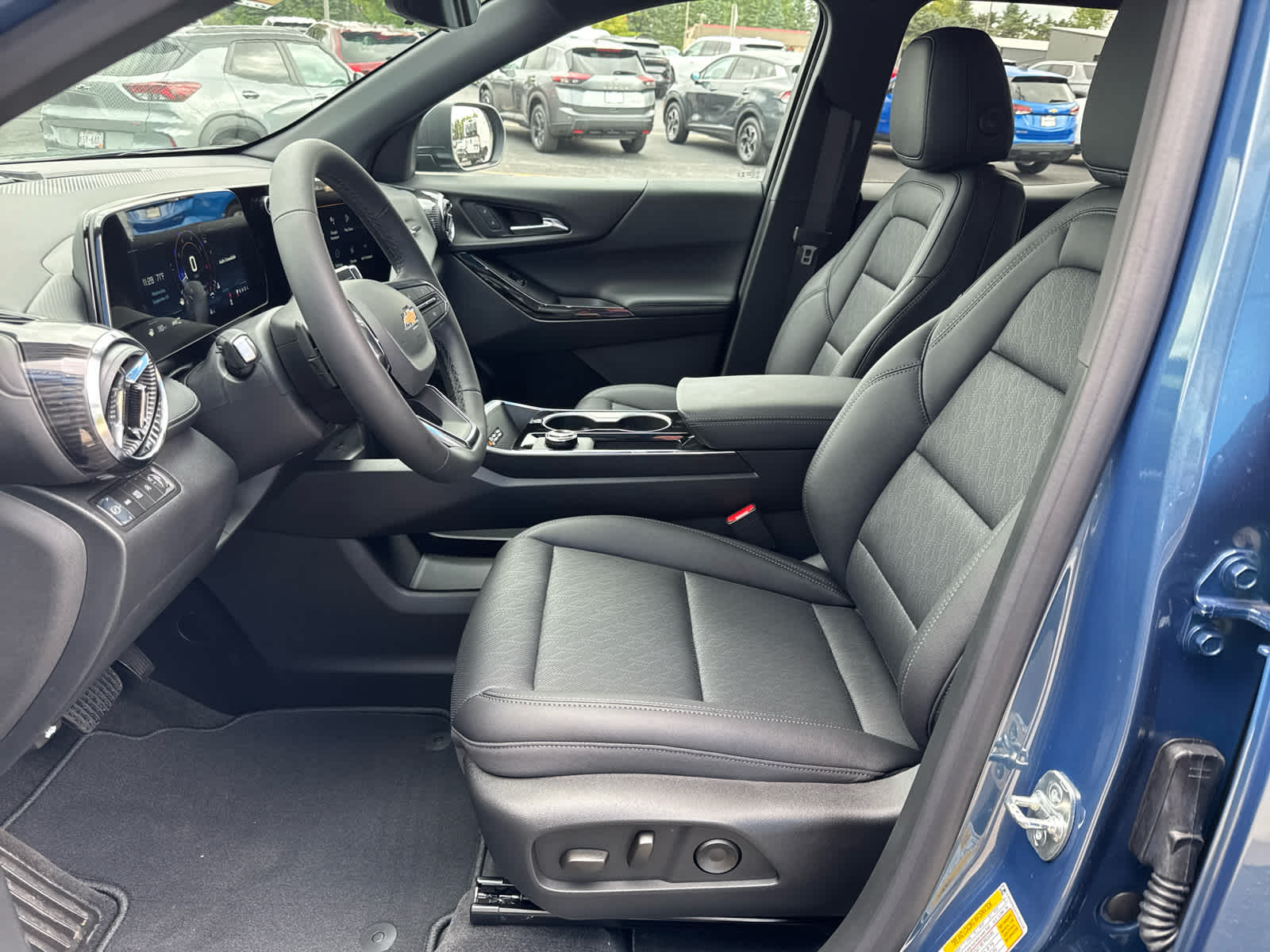 2026 Chevrolet Equinox LT photo 18