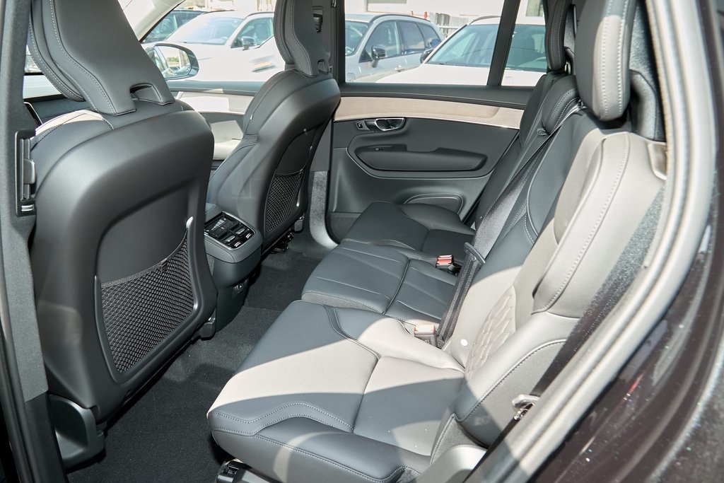 2025 VOLVO XC90 - Image 16