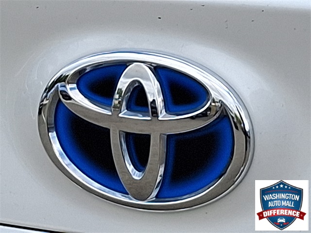 2018 Toyota Camry Hybrid XLE photo 26