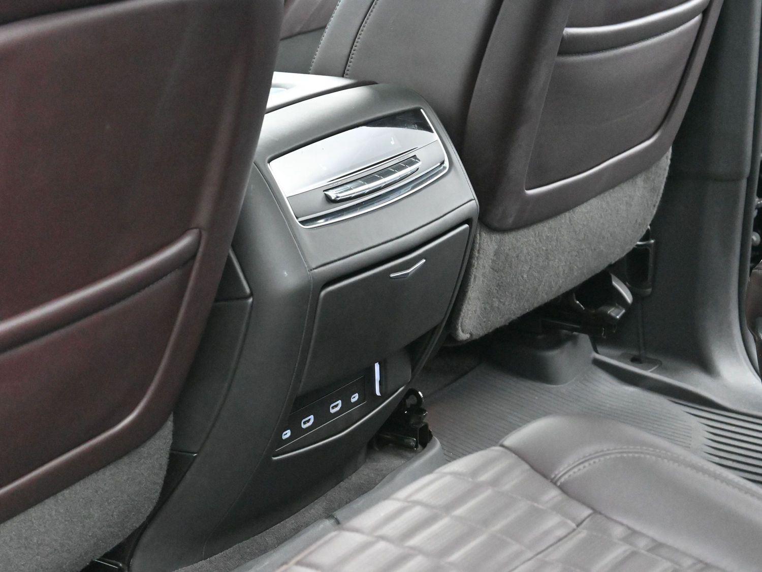 2022 Cadillac Escalade Sport Platinum photo 32