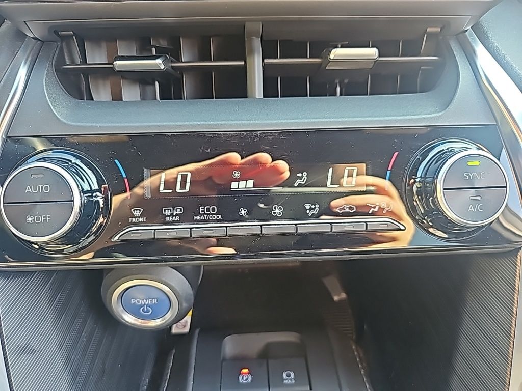 2021 Toyota Venza XLE photo 26