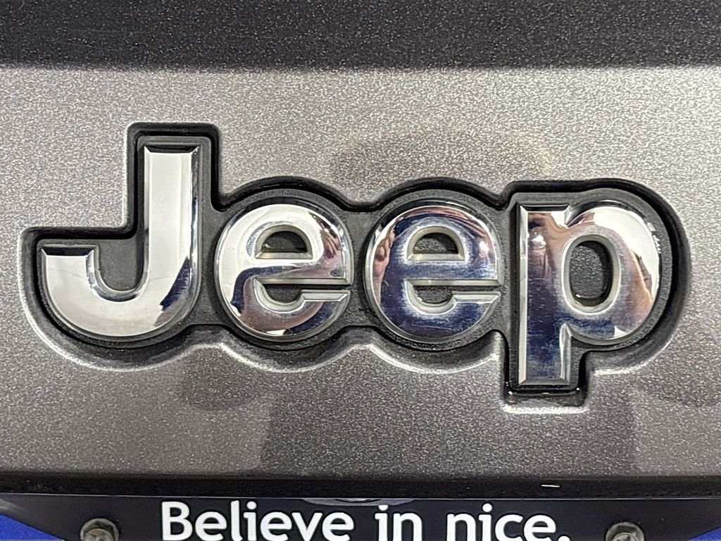 2017 Jeep Grand Cherokee Limited photo 22
