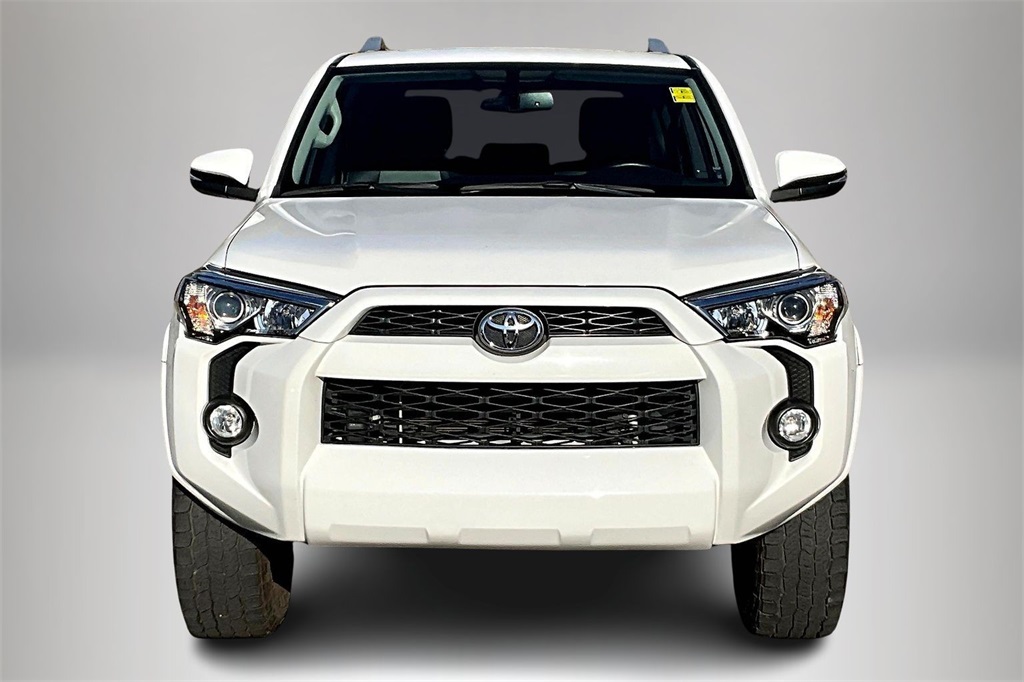 2017 Toyota 4Runner SR5 Premium photo 3
